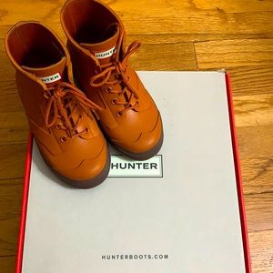 PRISTINE CONDITION HUNTER BOOTS